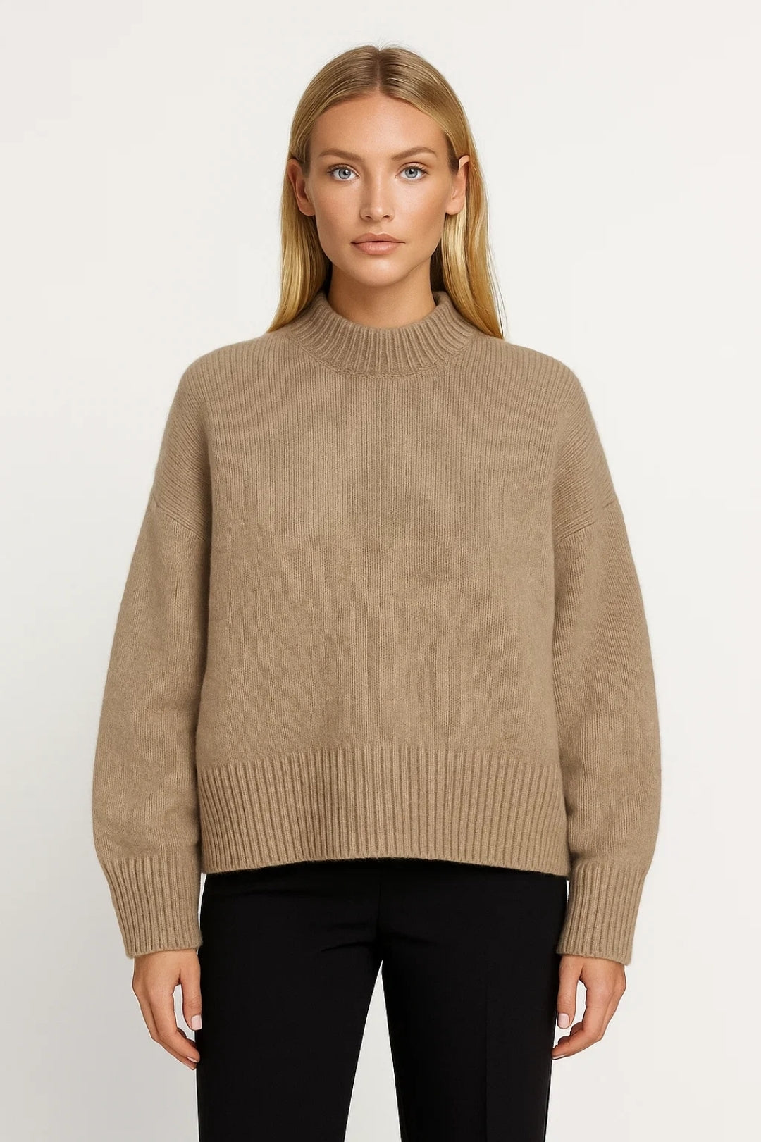 GEBREIDE TRUI | RELAXED PASVORM MET RONDE HALS | TIJDLOOS EN COMFORTABEL